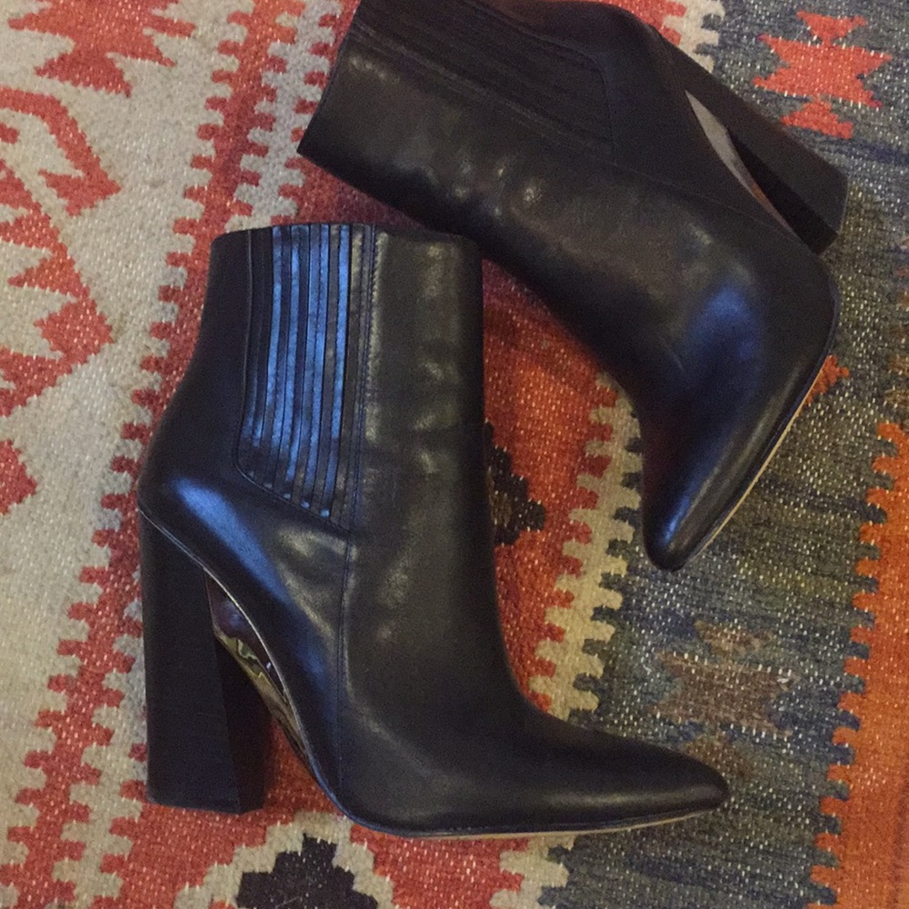 Bcbgmaxazria black heel booties